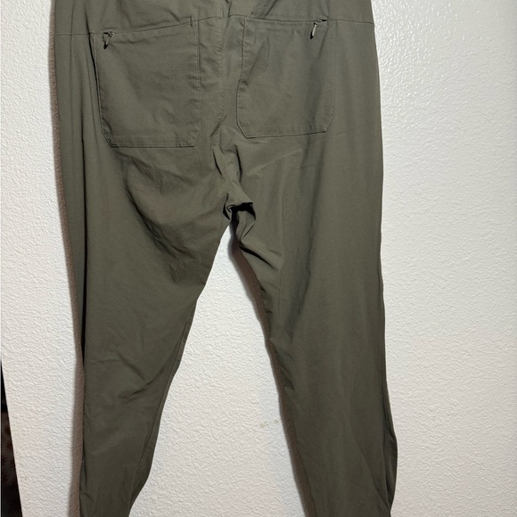 The North Face 🥰✨Women's Cropped Pants - Dark Green - Picture 5 of 6